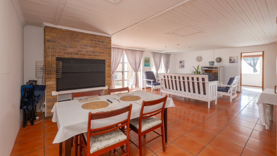 7 Bedroom Property for Sale in Struisbaai Western Cape